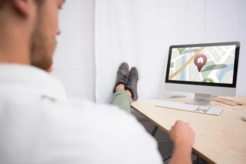 Composite image of navigation pointers with various representations on map Foto stock