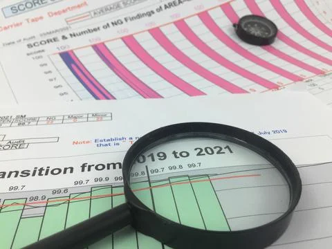 The composition of banknotes, magnifying glasses, compasses. 스톡 사진