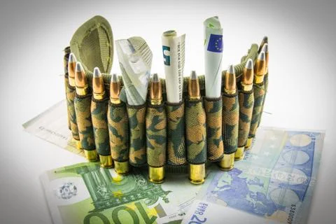 Composition with bullets and euros 库存照片