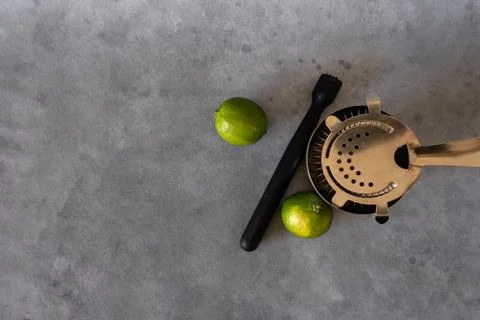 Composition with cocktail elements to prepare drinks. Foto stock