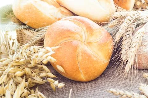 Composition fresh bread crispy rolls Foto stock