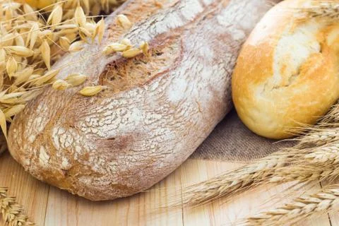 Composition fresh bread crispy rolls Foto stock