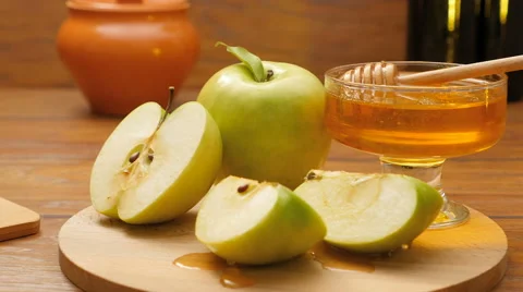 Composition of honey, honeycomb, bee bread and green apples (RL Pan, No 8.3) Stockbeeldmateriaal 67138868