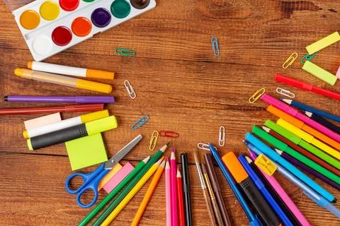 Composition with notebook blank page colorful pencil, marker and pen mock-up  Foto stock