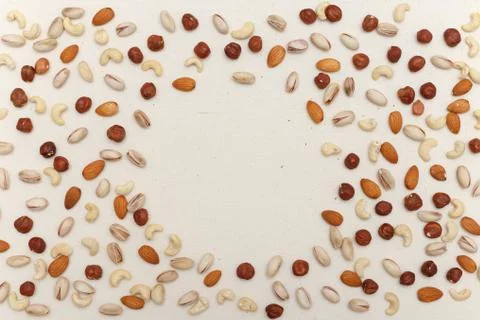 Composition of nuts pattern - mix hazelnuts, cashews, almonds, pistachios. Foto stock