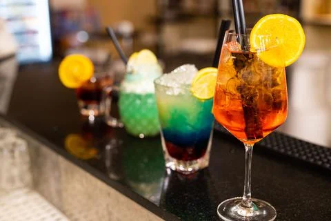 Composition of various coktails on the counter Foto stock