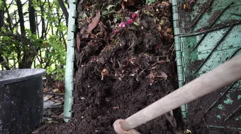 Compost hoe Vídeos de archivo 50322867