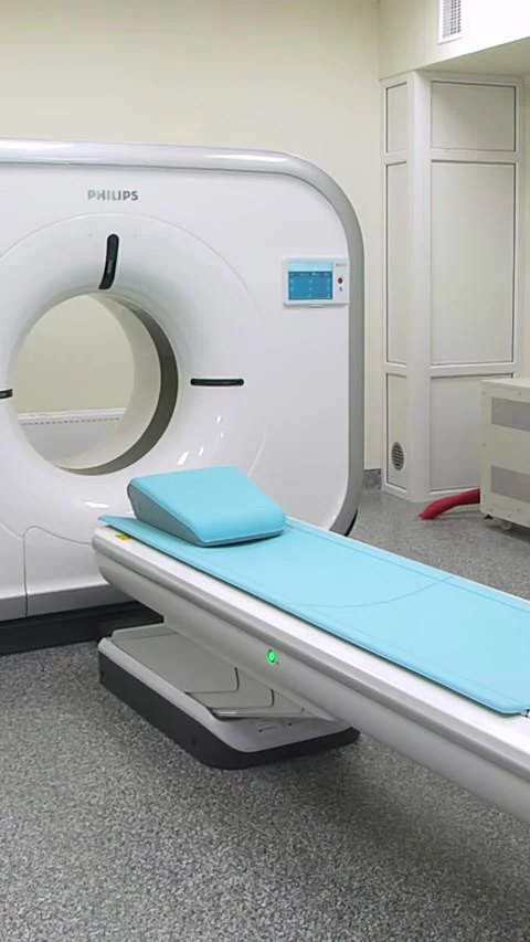 Computed axial tomography (CAT). CT scanner.  - Vertical video. Video stock 318836288