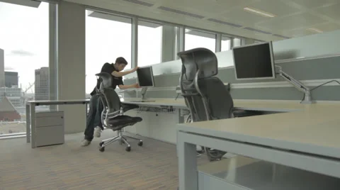 Computer Being Fitted in New Office Vídeo Stock 39206815