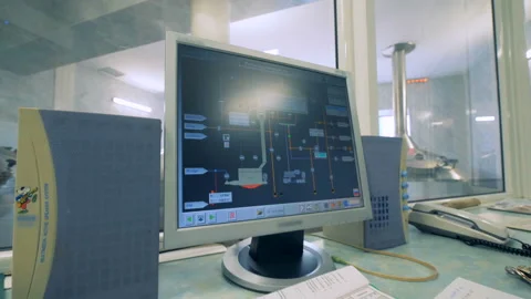 Computer at a brewery. 4K. 스톡 동영상 98529646