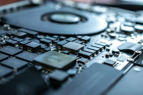 Computer chip electronic repair. Hardware engineer technology maintenance. Man Foto stock