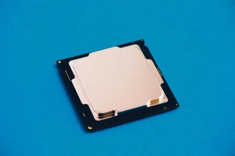 Computer chip microprocessor with abstract colorful light circuit, electronic 스톡 사진