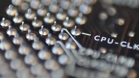 Computer Circuit Board with Electronic Chips Rotating Close Up Stock-Fotos