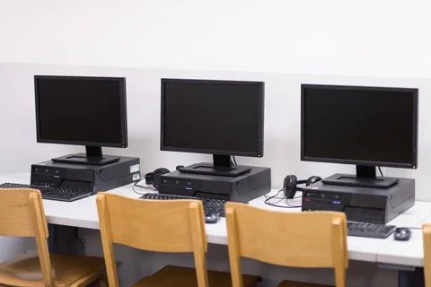 Computer classroom Computer Lab,Neatly placed rows of computer. ,model rel... 스톡 사진