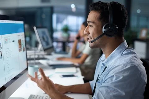 Computer, contact us and headset with man in call center for assistance, fe.. Foto stock