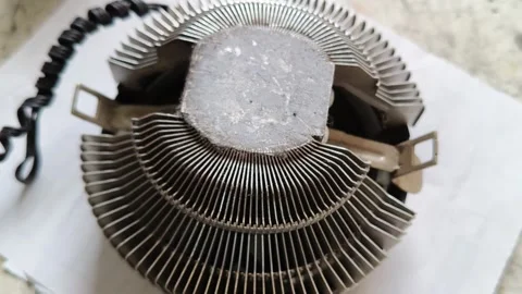 Computer CPU cooler heatsink base closeup with thermal paste residue 库存影片 348709212