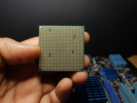 Computer cpu processor chip on circuit board ,motherboard background Foto stock
