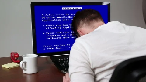 Computer crashes with blue screen error Video stock 90364506