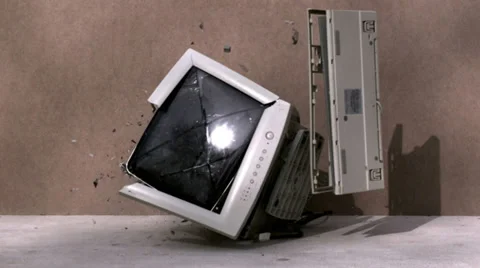 Computer crashing Stock Footage 32707528