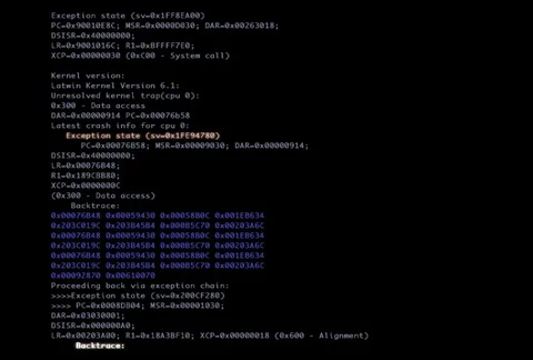 Computer data scrolling on control panel screen Vidéo 86882011