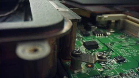 Computer electronic motherboard. Macro view of printed circuit board components Foto stock