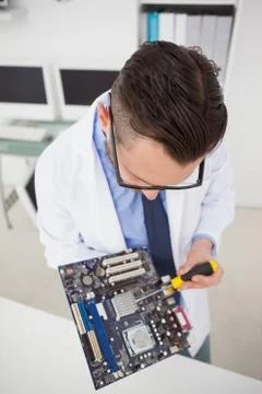 Computer engineer working on broken cpu Foto stock