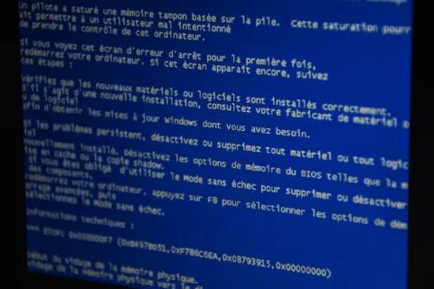 Computer error failure concept. Business laptop or office notebook computer P Fotos de archivo