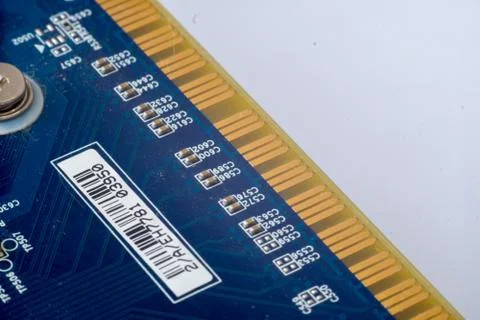 Computer graphics card and Circuits :DVI, Display port connectors on white ba Stockfoto's