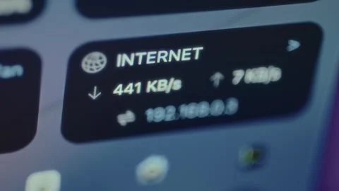 Computer interface shows the current internet connection status and data Vídeos de archivo 327912250