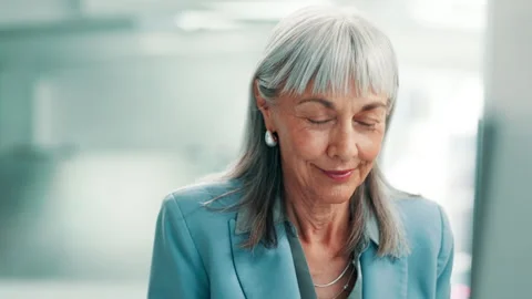 Computer, journalism and reading with business woman in office for editing, news Stock Footage 330042909