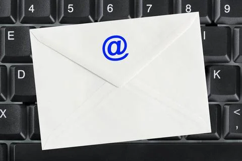 Computer keyboard and e-mail letter Computer keyboard and e-mail letter - ... Foto stock