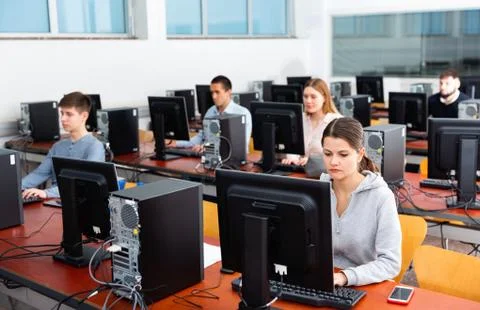 Computer lessons for adults in classroom Foto stock