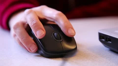 Computer mouse in hand , close-up 스톡 동영상 21842805