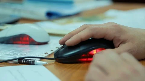 Computer mouse in hand 動画素材 86846185