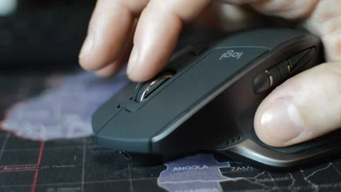 Computer mouse technology. laptop worker use computer mouse on the office. Vidéo 234497344