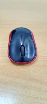 Computer mouse on a wooden table. Foto stock
