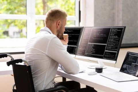 Computer Programmer Writing Program Code On Computer Foto stock