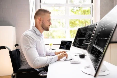 Computer Programmer Writing Program Code On Computer Foto stock