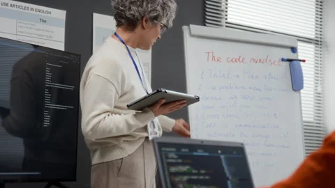 Computer Programming Class in Prison 스톡 동영상 328999834