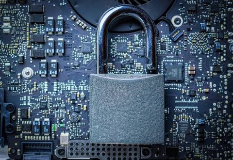 Computer protection. Data protect with padlock, key on microscheme chip. Busi Fotos de archivo