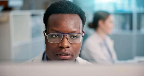 Computer, reading and black man in laboratory for research, development or Foto stock