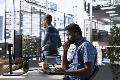 Computer scientist developing and maintaining machine learning APIs Stockfoto's