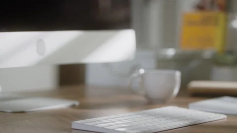 Computer screen and keyboard on a table timelapse Stock Footage 274578094