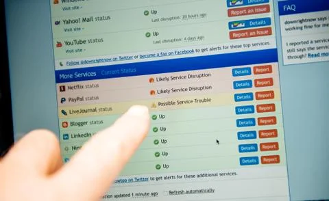 Computer screen with internet pages and internet data not working down 스톡 사진