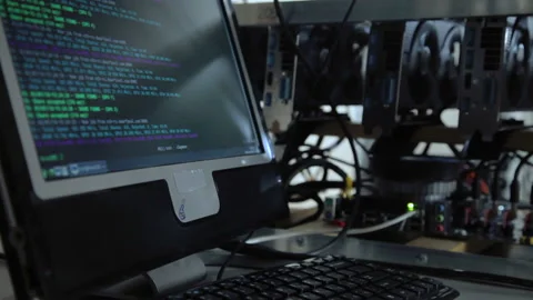 Computer screen with mining cryptocurrency data Vídeo Stock 87045025