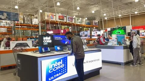 Computer Section Inside Costco Broomfield Fotos de archivo