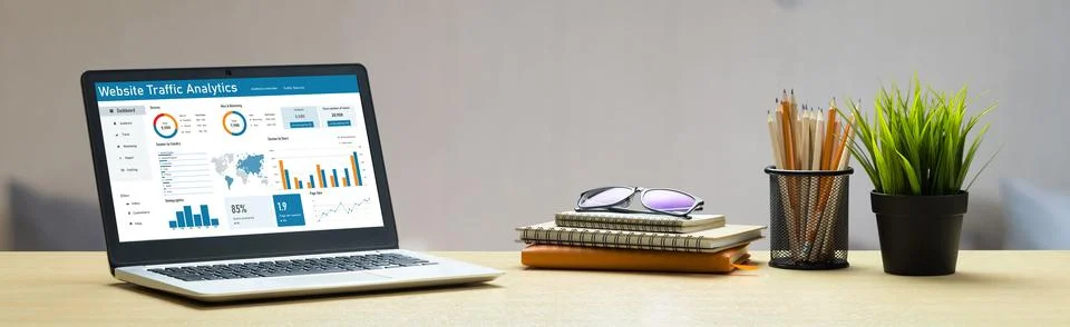 Computer software for website traffic analytics data on computer screen snugly Foto stock