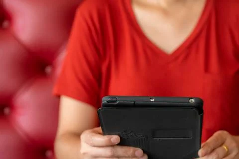 Computer tablet in woman's hand 스톡 사진