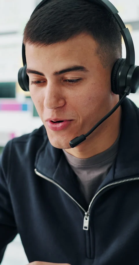 Computer, technical support and man talk in call center for troubleshooting, Stock Footage 319620566