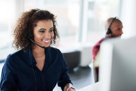 Computer, virtual assistant or African woman in call centre, telecom or tech Foto stock